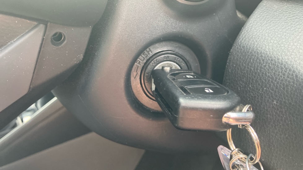 Toyota Yaris 1.5 Hybrid Design 5dr CVT Hybrid Hatchback - Image 16