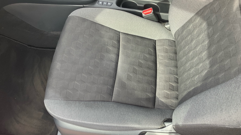 Toyota Yaris 1.5 Hybrid Design 5dr CVT Hybrid Hatchback - Image 17