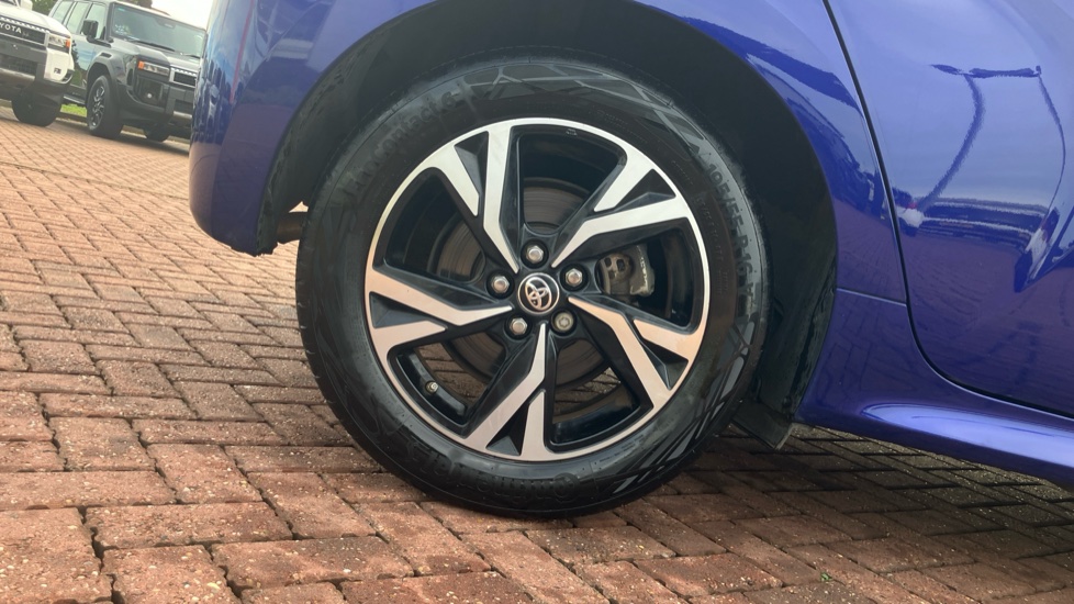 Toyota Yaris 1.5 Hybrid Design 5dr CVT Hybrid Hatchback - Image 25