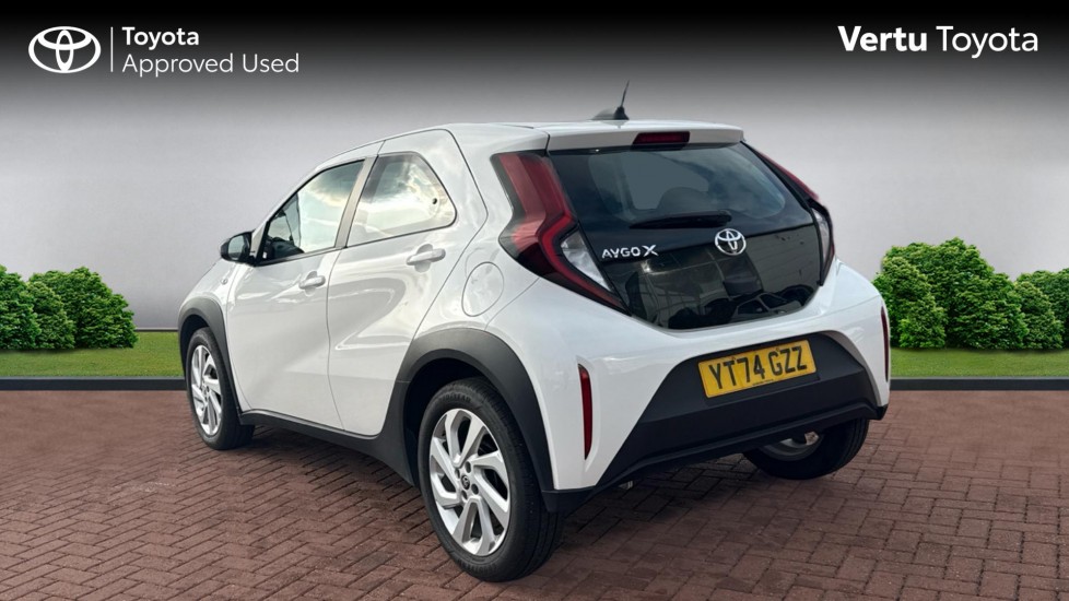 Toyota Aygo X 1.0 VVT-i Pure 5dr Petrol Hatchback - Image 4