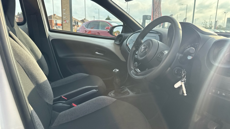 Toyota Aygo X 1.0 VVT-i Pure 5dr Petrol Hatchback - Image 12