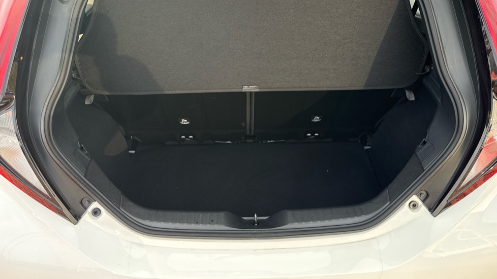 Toyota Aygo X 1.0 VVT-i Pure 5dr Petrol Hatchback - Image 13