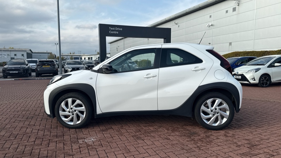 Toyota Aygo X 1.0 VVT-i Pure 5dr Petrol Hatchback - Image 24