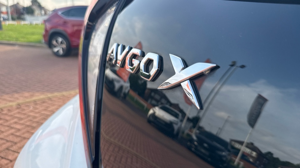 Toyota Aygo X 1.0 VVT-i Pure 5dr Petrol Hatchback - Image 30