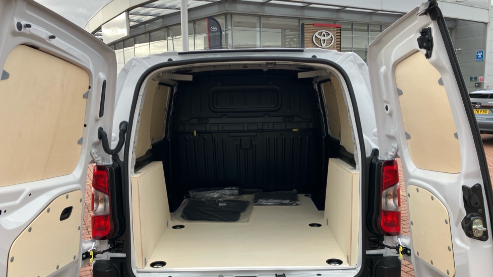 Toyota Proace City L1 Diesel 1.5D 100 Icon Van - Image 13