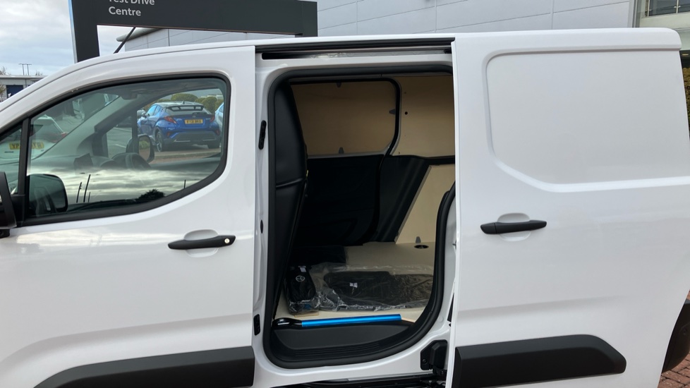 Toyota Proace City L1 Diesel 1.5D 100 Icon Van - Image 15