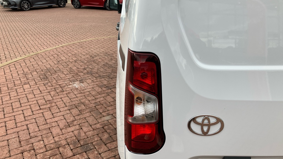 Toyota Proace City L1 Diesel 1.5D 100 Icon Van - Image 21