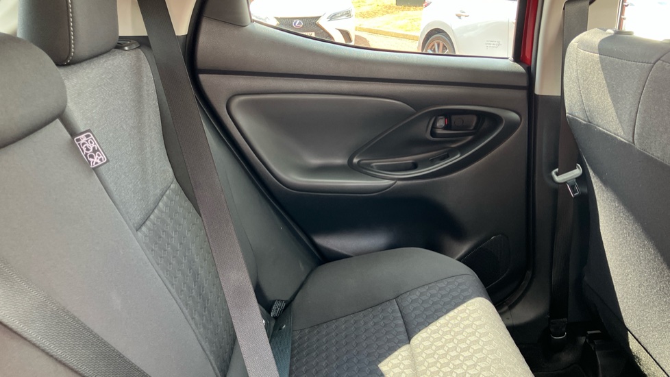 Toyota Yaris 1.5 Hybrid Design 5dr CVT Hybrid Hatchback - Image 8