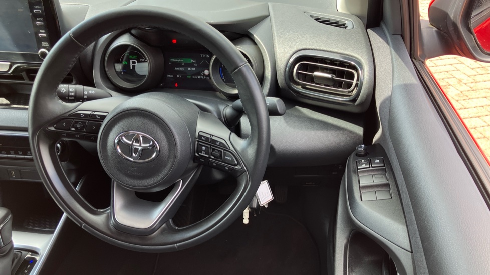 Toyota Yaris 1.5 Hybrid Design 5dr CVT Hybrid Hatchback - Image 10