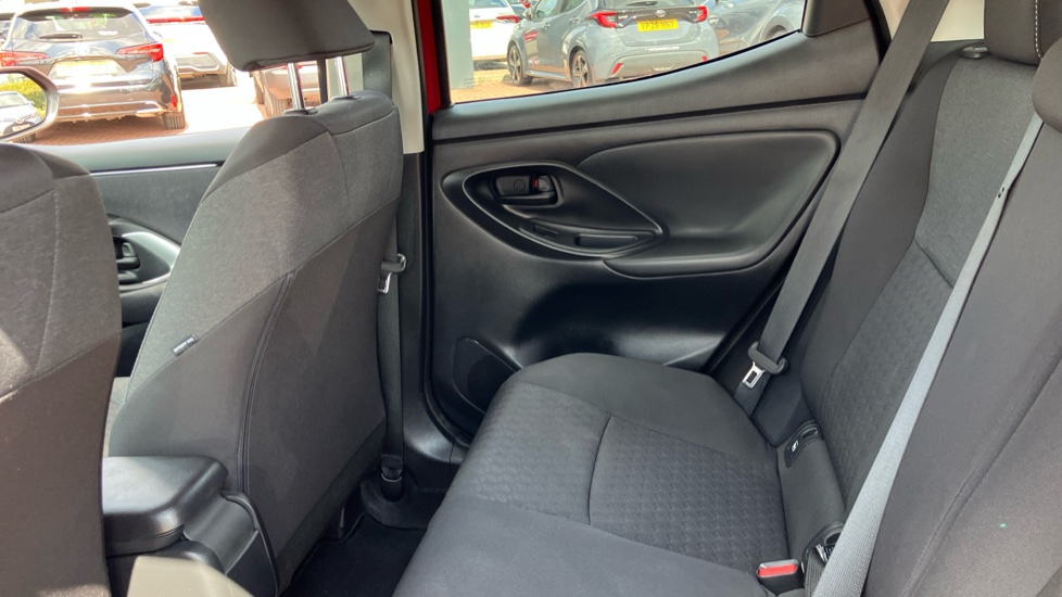 Toyota Yaris 1.5 Hybrid Design 5dr CVT Hybrid Hatchback - Image 15