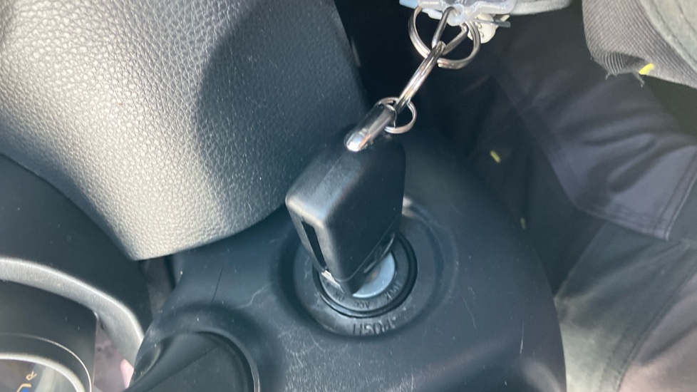 Toyota Yaris 1.5 Hybrid Design 5dr CVT Hybrid Hatchback - Image 16