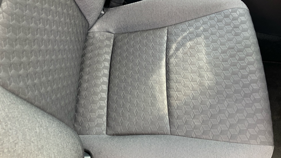 Toyota Yaris 1.5 Hybrid Design 5dr CVT Hybrid Hatchback - Image 17