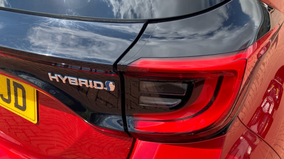 Toyota Yaris 1.5 Hybrid Design 5dr CVT Hybrid Hatchback - Image 21