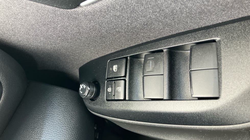 Toyota Yaris 1.5 Hybrid Design 5dr CVT Hybrid Hatchback - Image 30