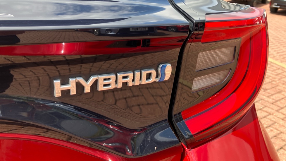 Toyota Yaris 1.5 Hybrid Design 5dr CVT Hybrid Hatchback - Image 55