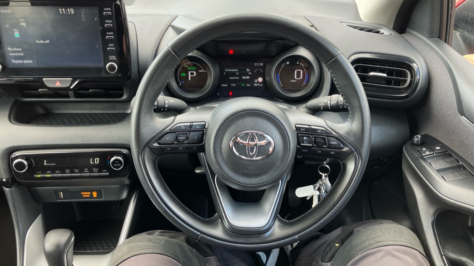 Toyota Yaris 1.5 Hybrid Design 5dr CVT Hybrid Hatchback - Image 56