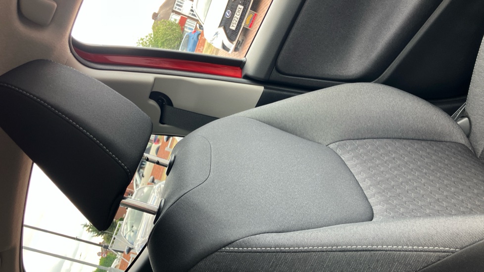 Toyota Yaris 1.5 Hybrid Design 5dr CVT Hybrid Hatchback - Image 59