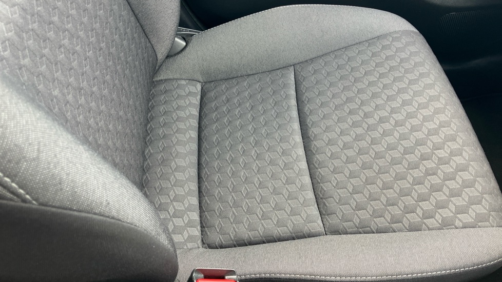 Toyota Yaris 1.5 Hybrid Design 5dr CVT Hybrid Hatchback - Image 60