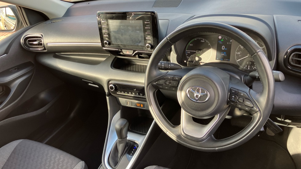 Toyota Yaris 1.5 Hybrid Icon 5dr CVT Hybrid Hatchback - Image 6