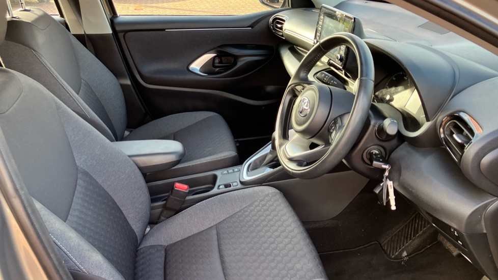 Toyota Yaris 1.5 Hybrid Icon 5dr CVT Hybrid Hatchback - Image 12