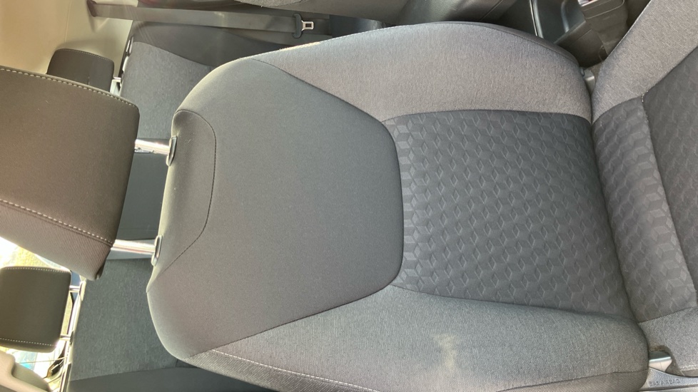 Toyota Yaris 1.5 Hybrid Icon 5dr CVT Hybrid Hatchback - Image 14