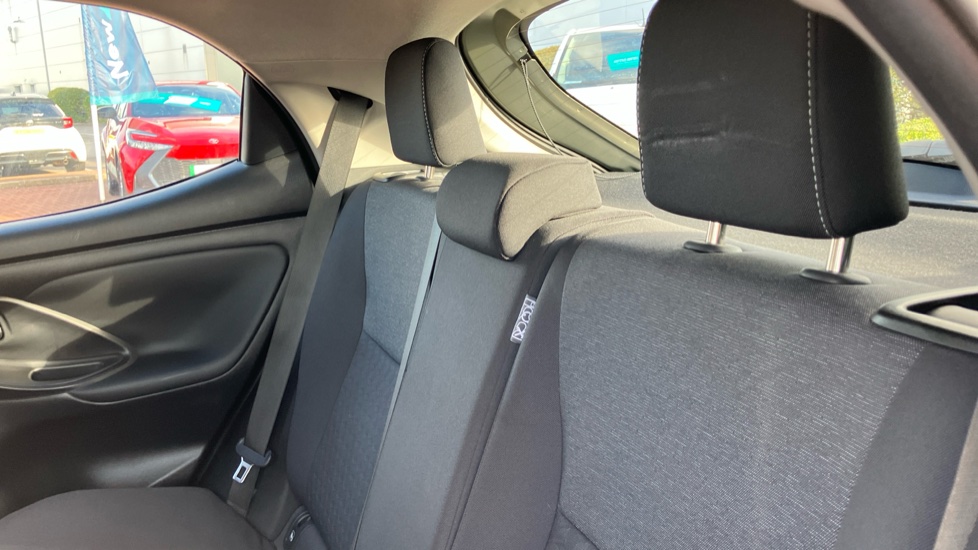 Toyota Yaris 1.5 Hybrid Icon 5dr CVT Hybrid Hatchback - Image 18