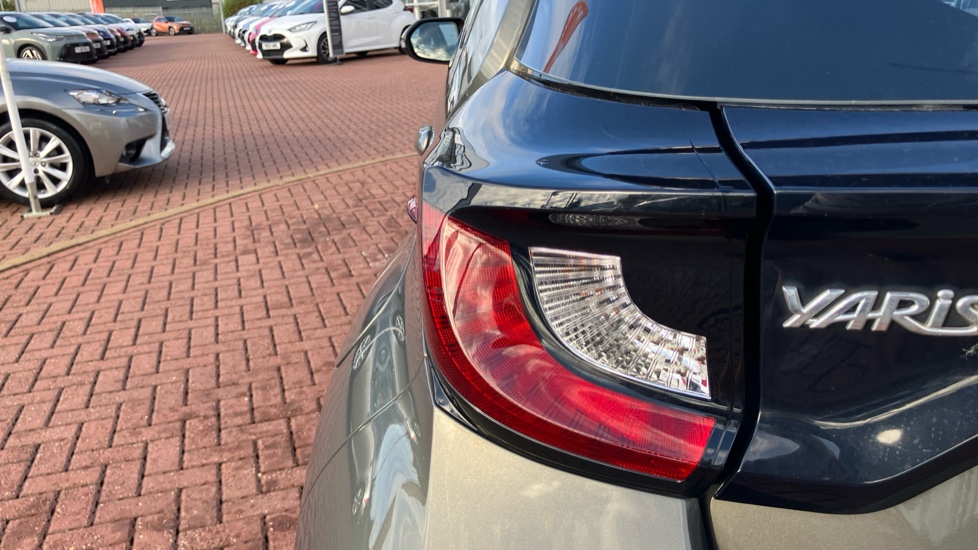 Toyota Yaris 1.5 Hybrid Icon 5dr CVT Hybrid Hatchback - Image 36