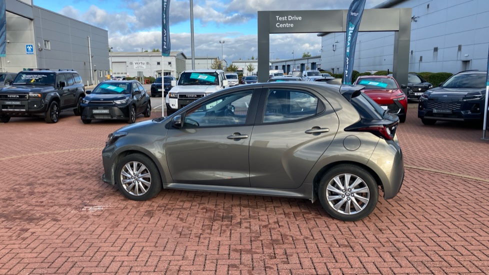 Toyota Yaris 1.5 Hybrid Icon 5dr CVT Hybrid Hatchback - Image 49