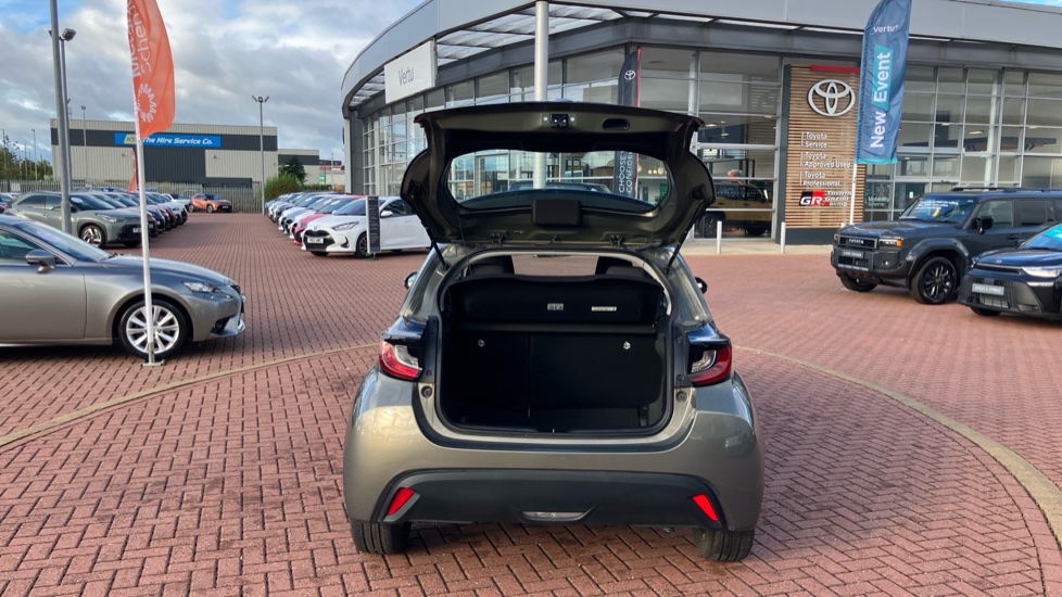 Toyota Yaris 1.5 Hybrid Icon 5dr CVT Hybrid Hatchback - Image 53