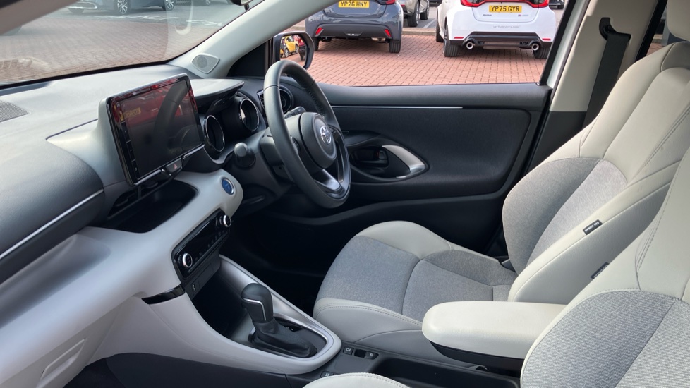 Toyota Yaris 1.5 Hybrid Excel 5dr CVT Hybrid Hatchback - Image 5