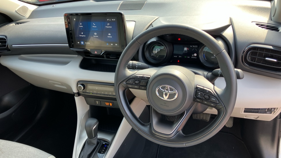 Toyota Yaris 1.5 Hybrid Excel 5dr CVT Hybrid Hatchback - Image 6