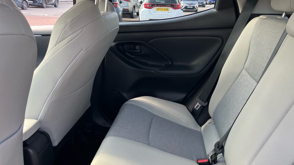 Toyota Yaris 1.5 Hybrid Excel 5dr CVT Hybrid Hatchback - Image 15