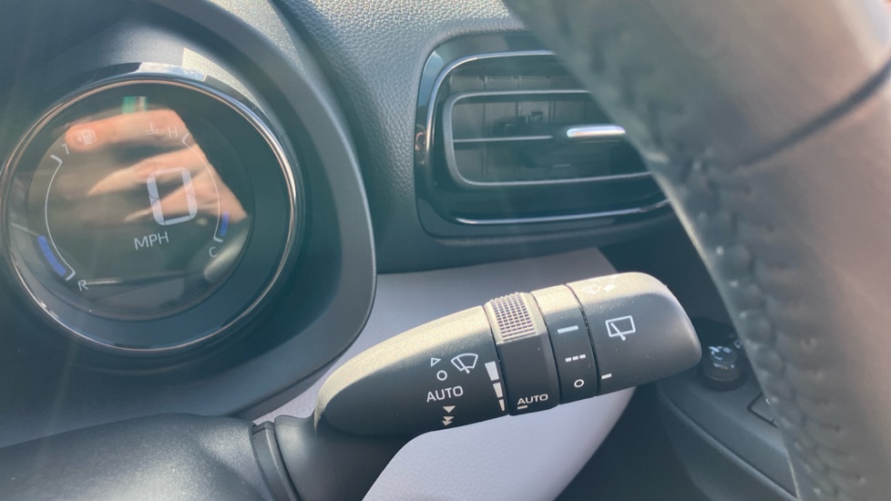 Toyota Yaris 1.5 Hybrid Excel 5dr CVT Hybrid Hatchback - Image 32