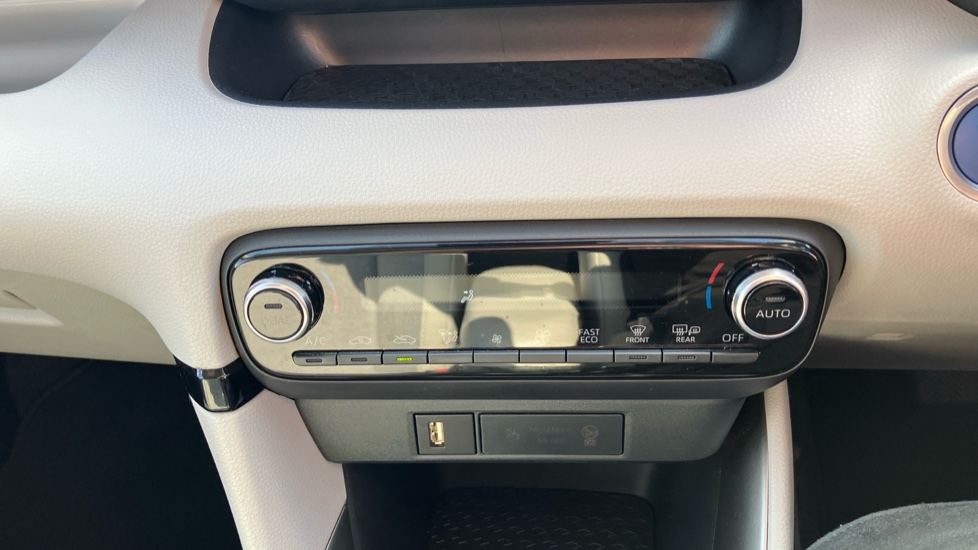 Toyota Yaris 1.5 Hybrid Excel 5dr CVT Hybrid Hatchback - Image 33