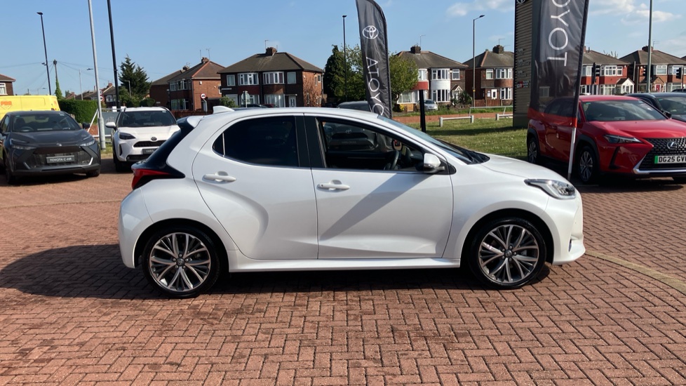 Toyota Yaris 1.5 Hybrid Excel 5dr CVT Hybrid Hatchback - Image 43