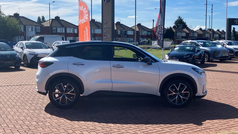 Lexus LBX 1.5 Premium Plus 5dr E-CVT Hybrid Hatchback - Image 23