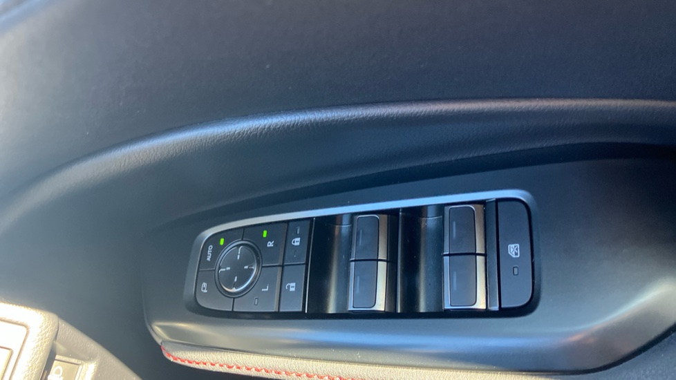 Lexus LBX 1.5 Premium Plus 5dr E-CVT Hybrid Hatchback - Image 30