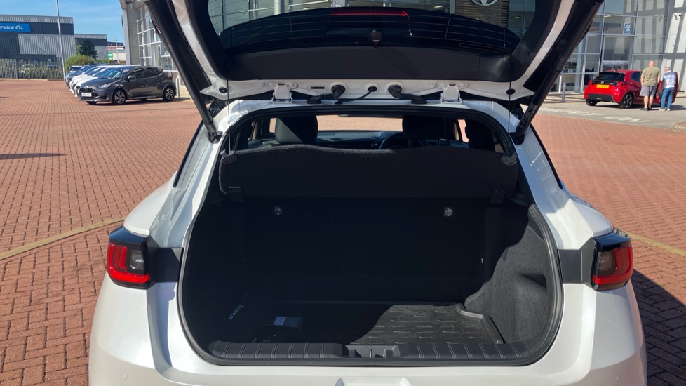 Lexus LBX 1.5 Premium Plus 5dr E-CVT Hybrid Hatchback - Image 55