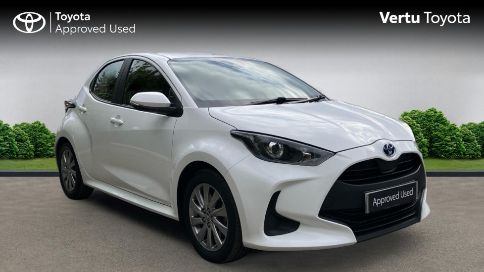 Toyota Yaris 1.5 Hybrid Icon 5dr CVT Hybrid Hatchback - Image 1