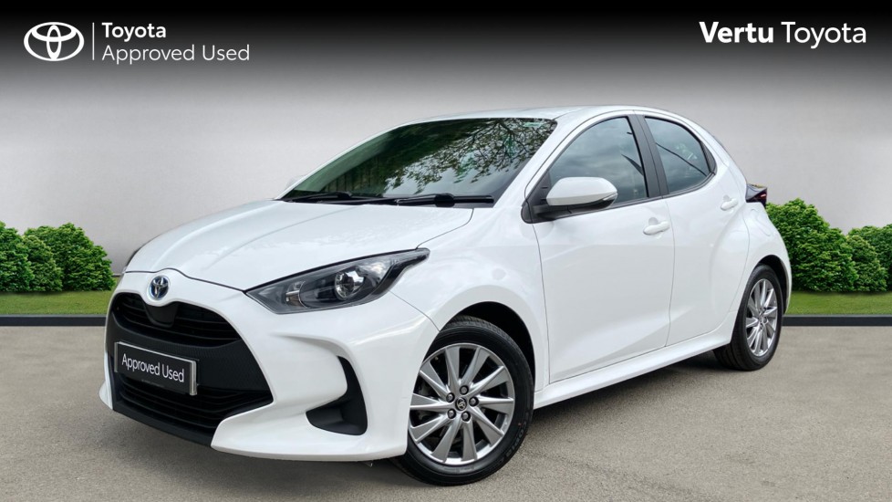 Toyota Yaris 1.5 Hybrid Icon 5dr CVT Hybrid Hatchback - Image 3