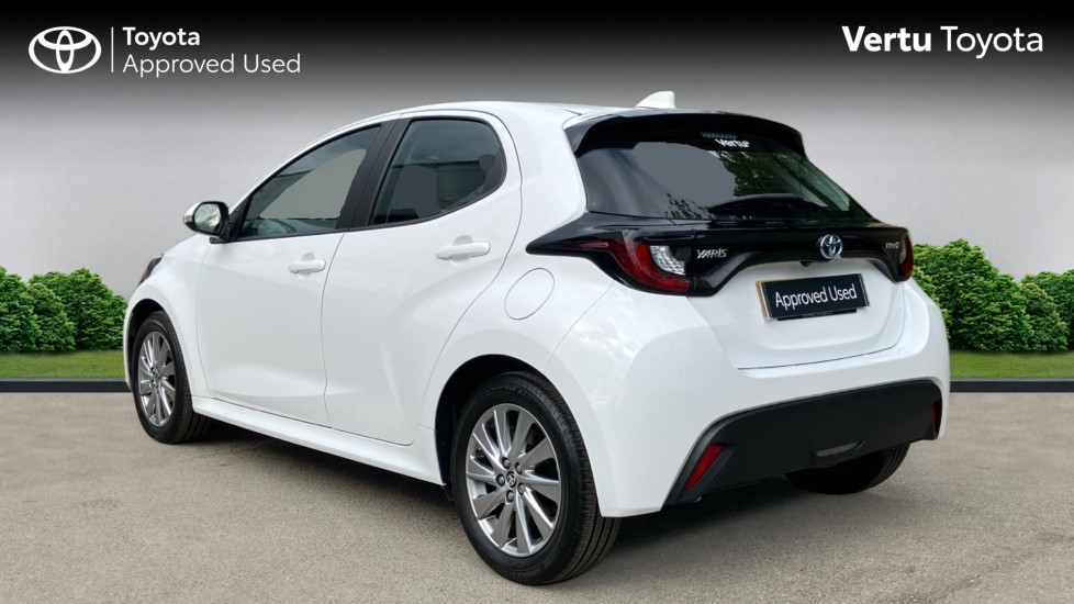 Toyota Yaris 1.5 Hybrid Icon 5dr CVT Hybrid Hatchback - Image 4