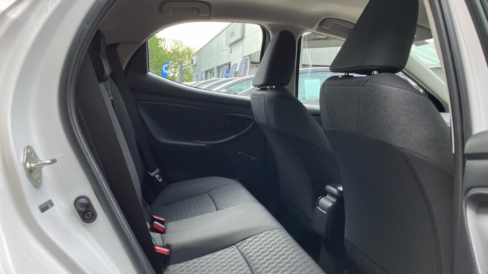 Toyota Yaris 1.5 Hybrid Icon 5dr CVT Hybrid Hatchback - Image 8