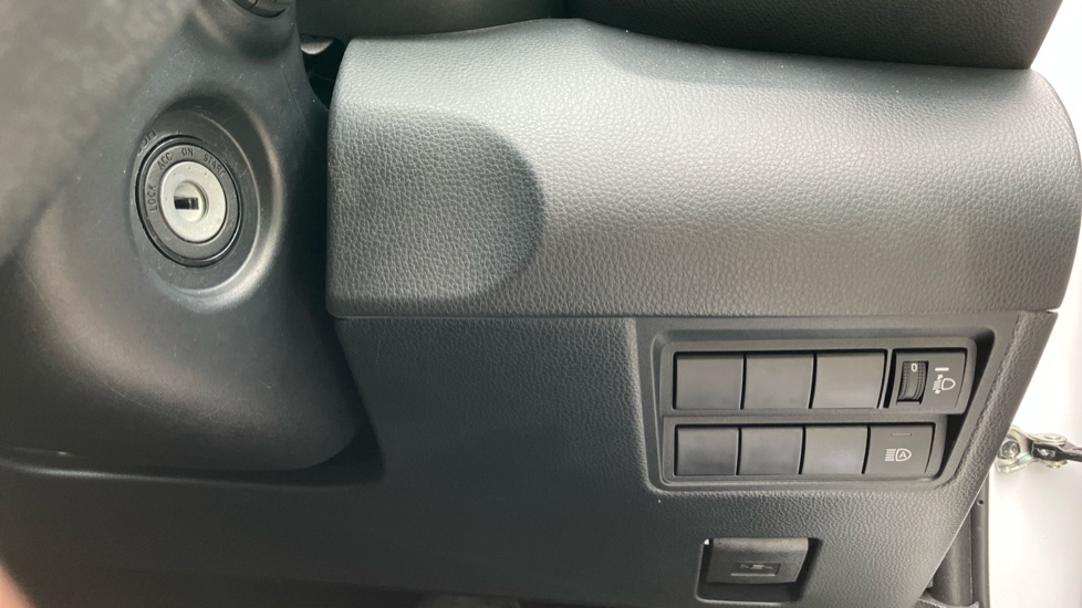 Toyota Yaris 1.5 Hybrid Icon 5dr CVT Hybrid Hatchback - Image 16