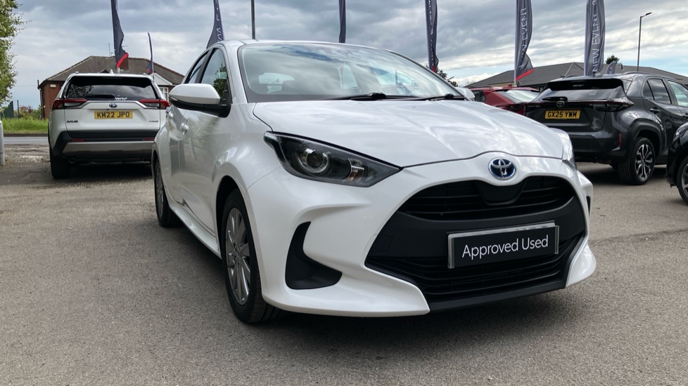 Toyota Yaris 1.5 Hybrid Icon 5dr CVT Hybrid Hatchback - Image 20
