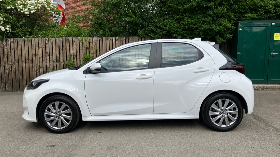 Toyota Yaris 1.5 Hybrid Icon 5dr CVT Hybrid Hatchback - Image 24
