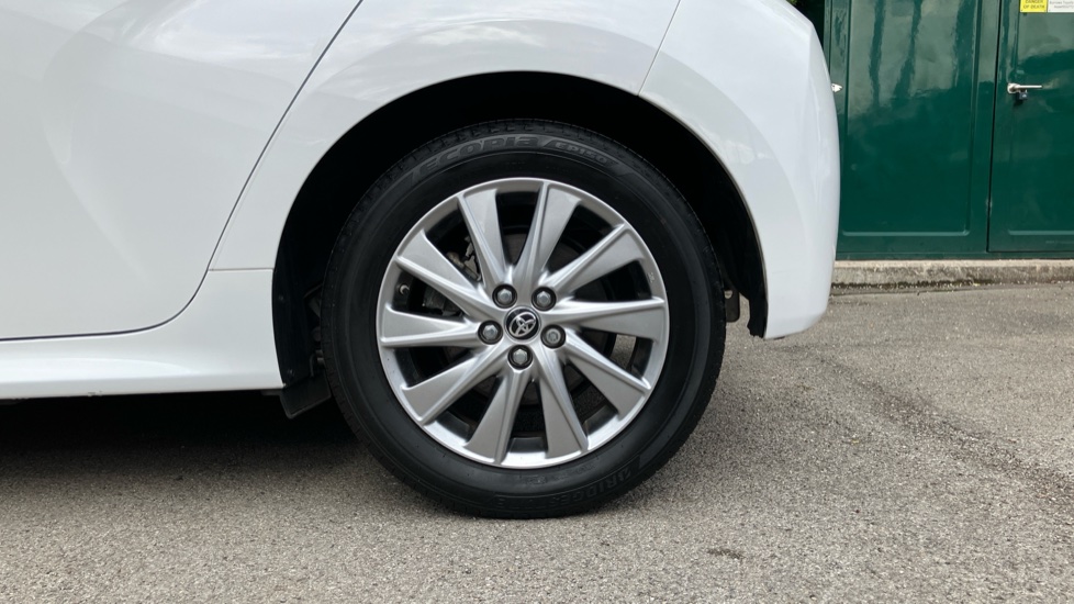 Toyota Yaris 1.5 Hybrid Icon 5dr CVT Hybrid Hatchback - Image 25