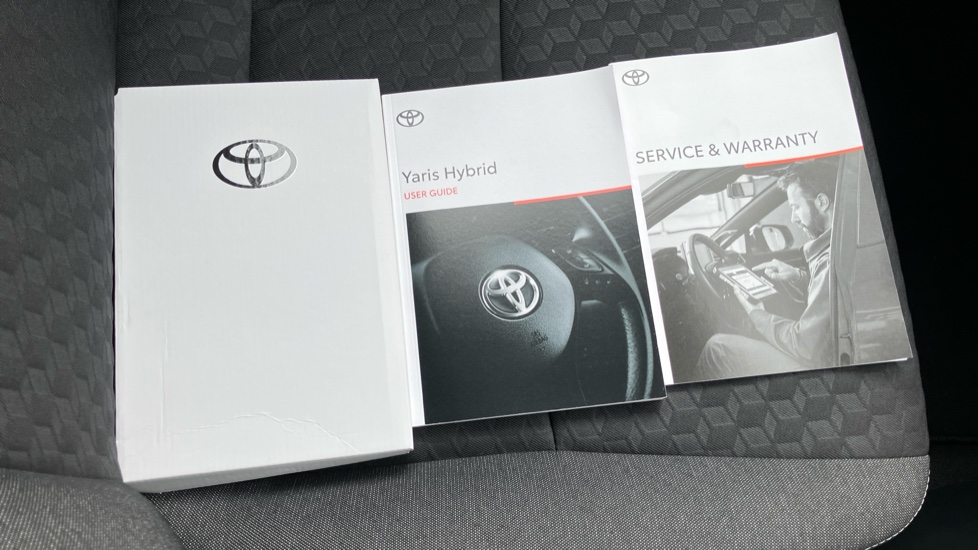 Toyota Yaris 1.5 Hybrid Icon 5dr CVT Hybrid Hatchback - Image 27