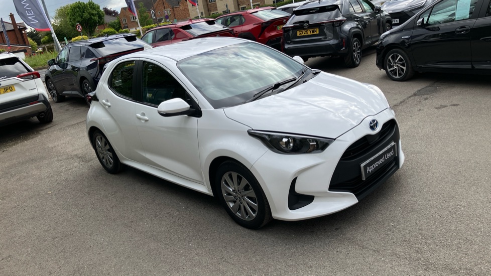 Toyota Yaris 1.5 Hybrid Icon 5dr CVT Hybrid Hatchback - Image 29