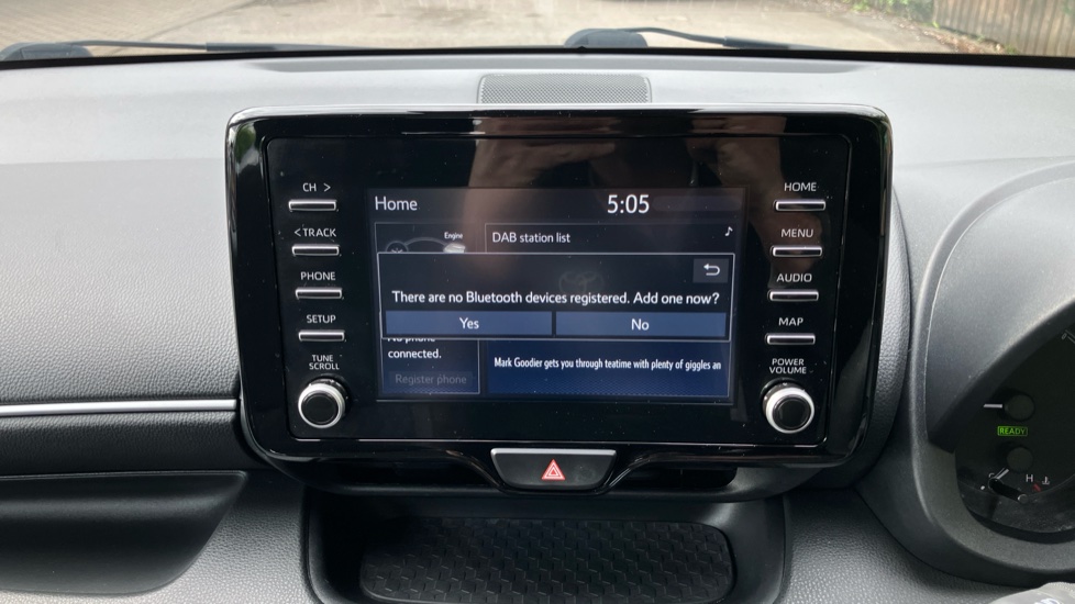 Toyota Yaris 1.5 Hybrid Icon 5dr CVT Hybrid Hatchback - Image 37