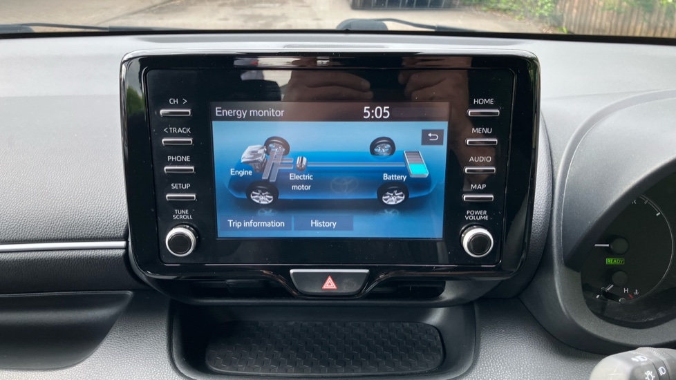 Toyota Yaris 1.5 Hybrid Icon 5dr CVT Hybrid Hatchback - Image 38